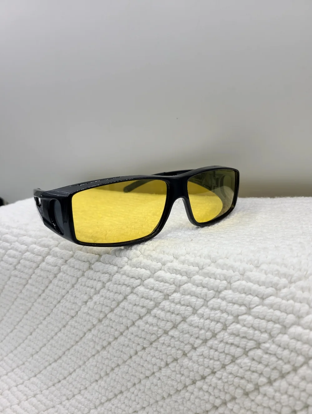 Black Frame Yellow Lens SunGlasses